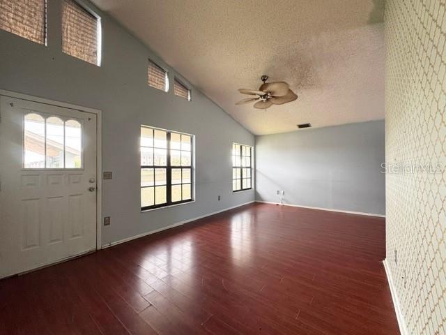 THE LAKES - Residential