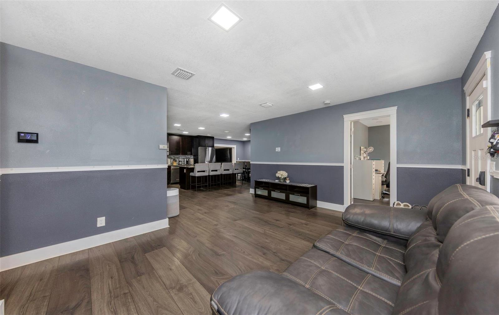 SILVER LAKE ESTATES - Residential