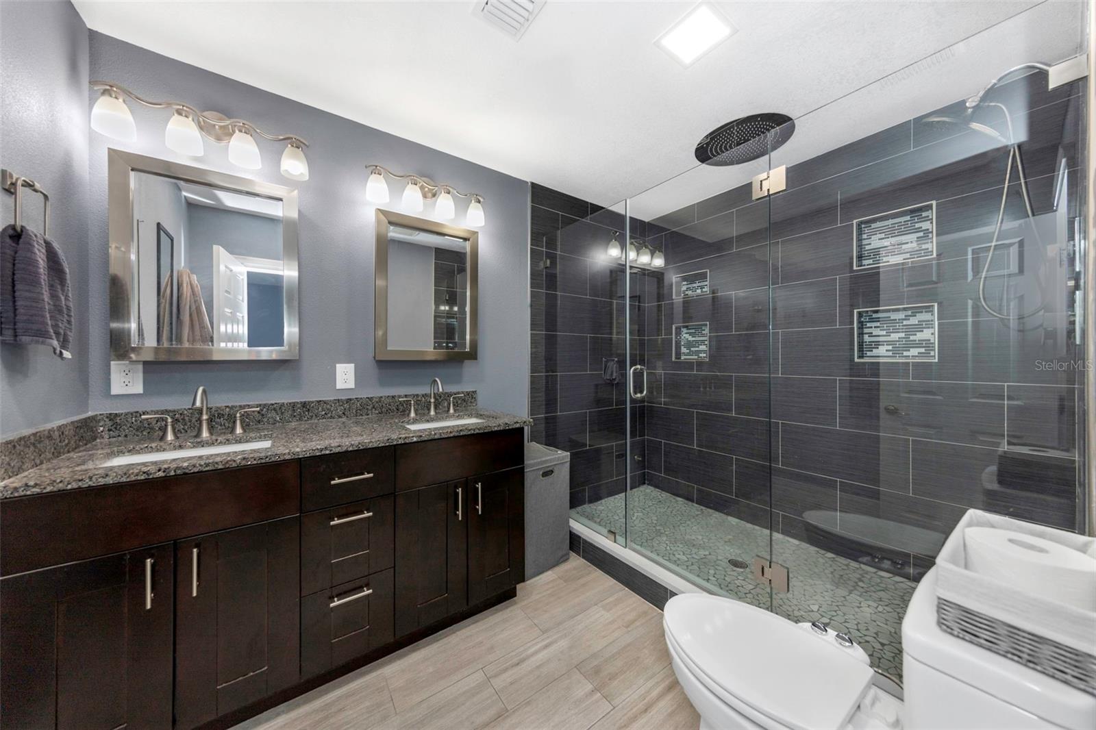 SILVER LAKE ESTATES - Residential