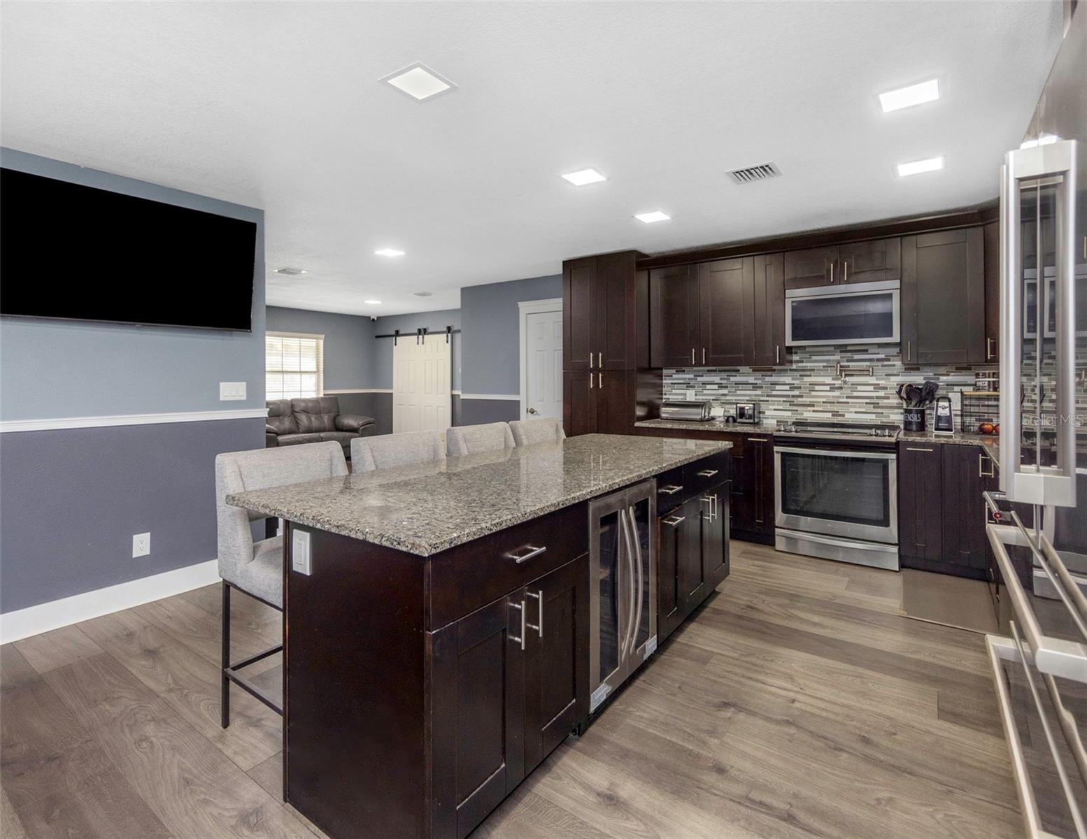 SILVER LAKE ESTATES - Residential