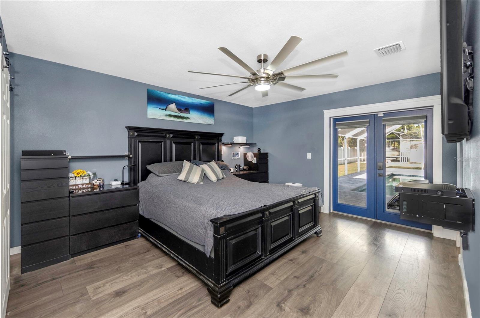 SILVER LAKE ESTATES - Residential