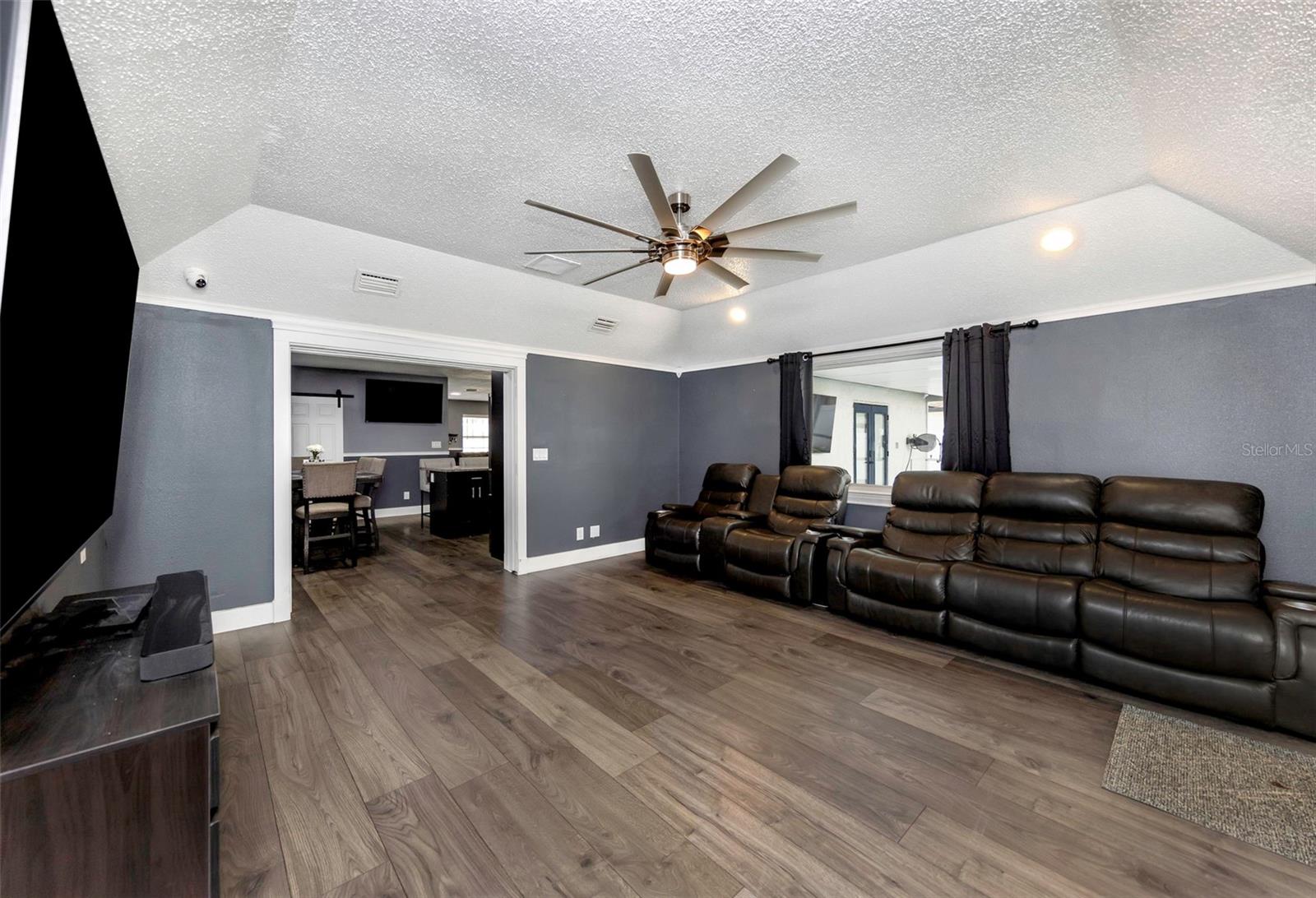 SILVER LAKE ESTATES - Residential