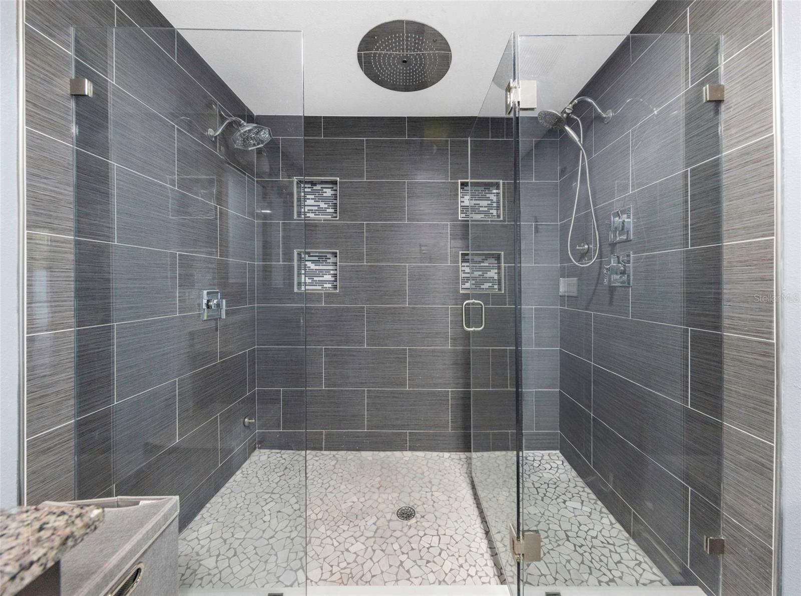 SILVER LAKE ESTATES - Residential