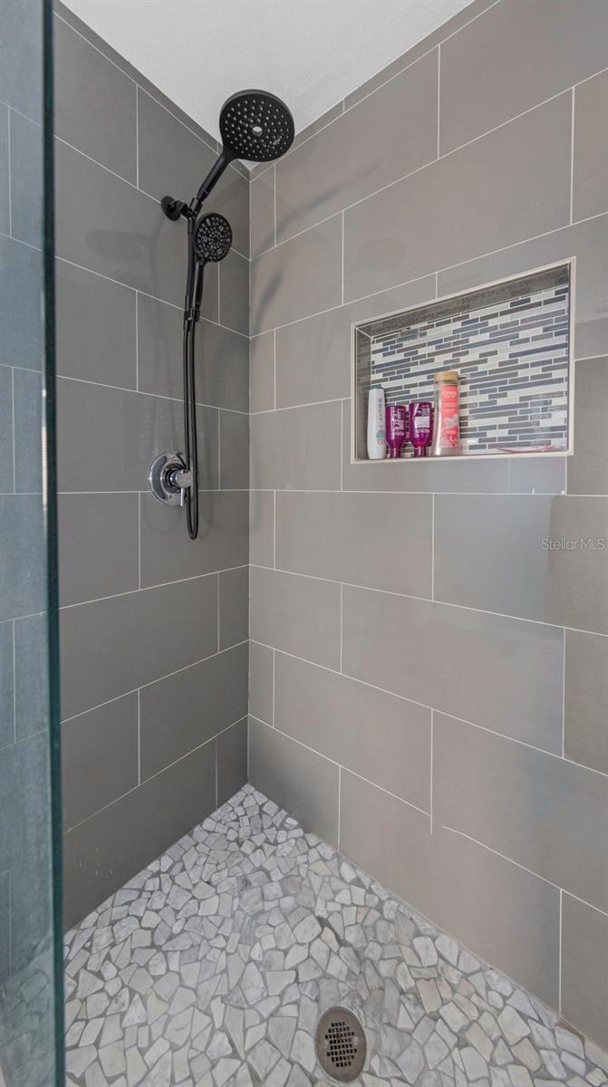 SILVER LAKE ESTATES - Residential