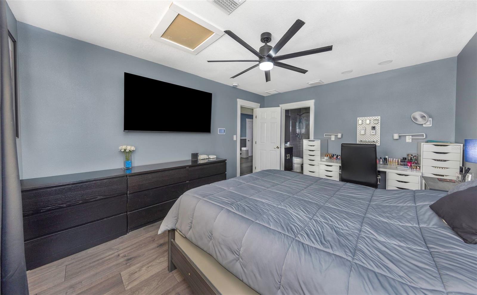 SILVER LAKE ESTATES - Residential