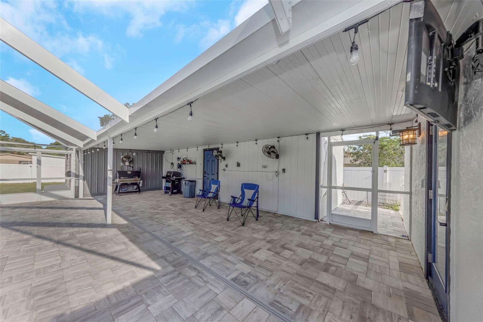 SILVER LAKE ESTATES - Residential