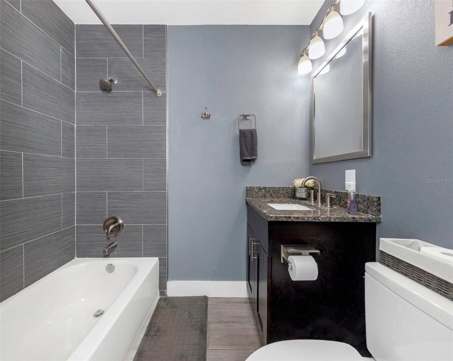 SILVER LAKE ESTATES - Residential