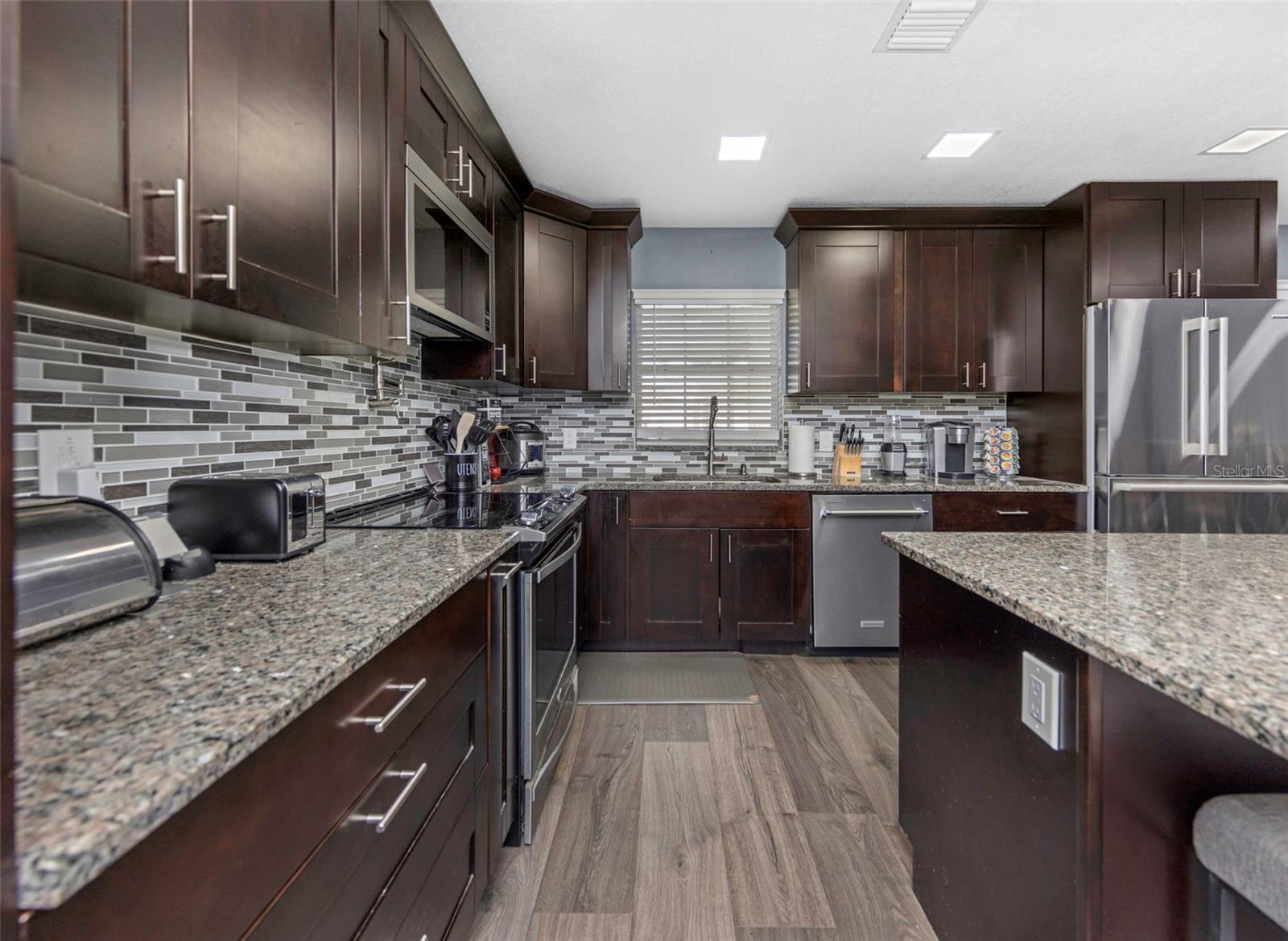 SILVER LAKE ESTATES - Residential