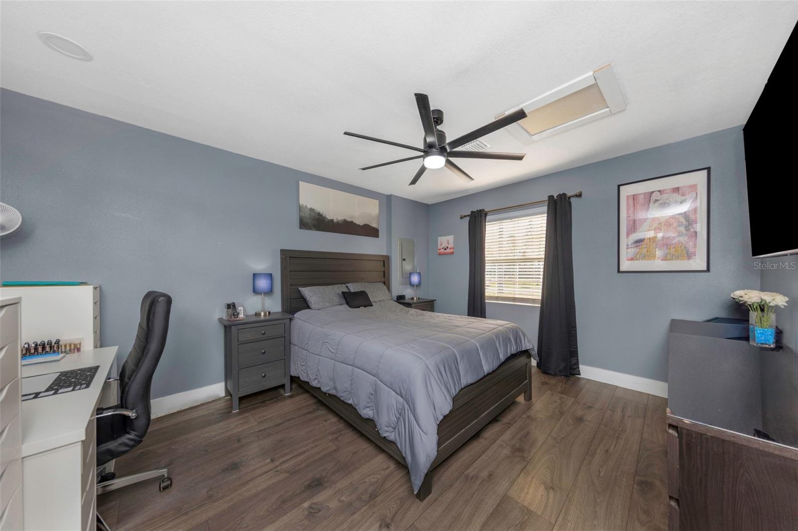 SILVER LAKE ESTATES - Residential