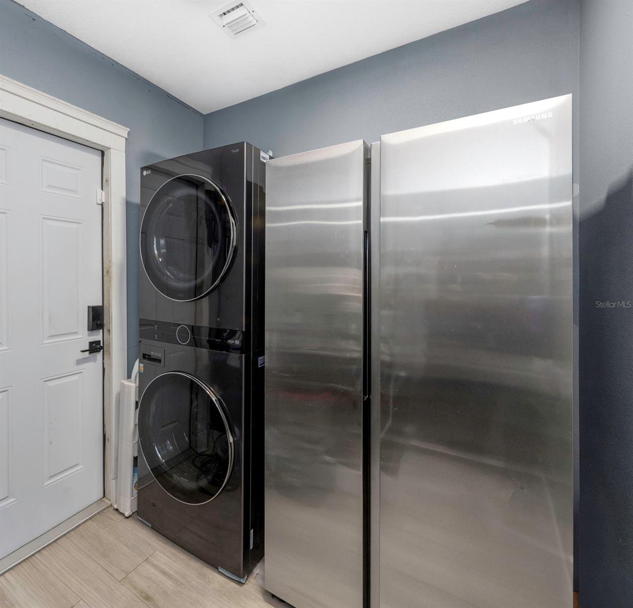 SILVER LAKE ESTATES - Residential