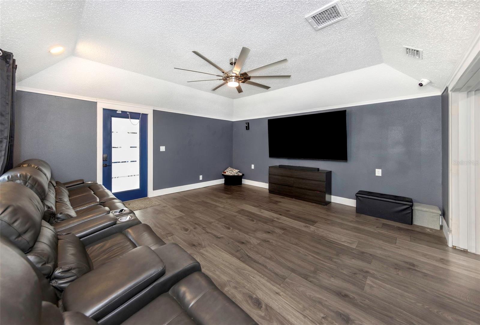 SILVER LAKE ESTATES - Residential