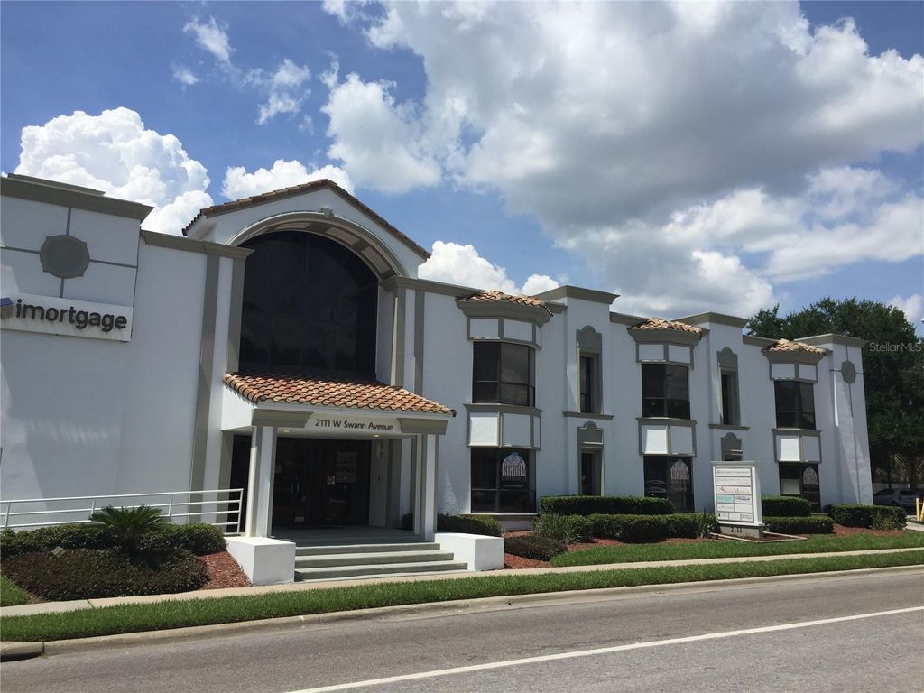 Photo of 2111 W Swann Avenue, Tampa, FL 33606 (MLS # T3485058)