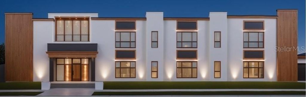 Photo of 2111 W Swann Avenue, Tampa, FL 33606 (MLS # T3485058)