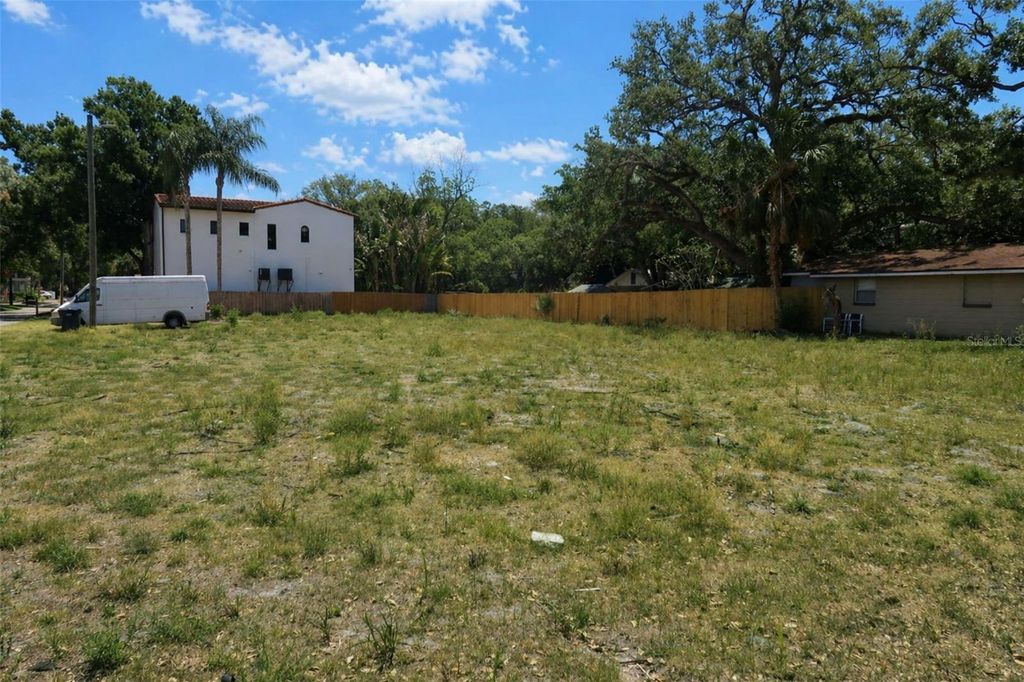 Photo of 6004 S Elkins Avenue, Tampa, FL 33611 (MLS # TB8502107)