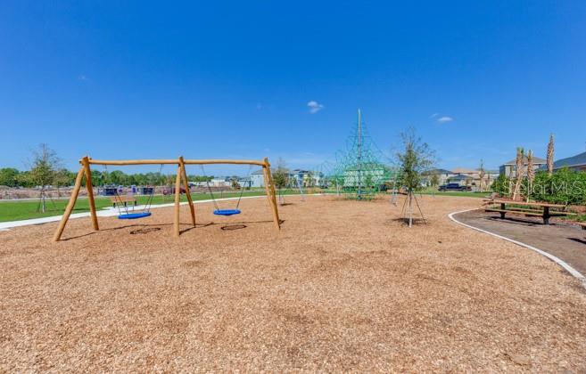 OAKS AT MOSS PARK - Residential