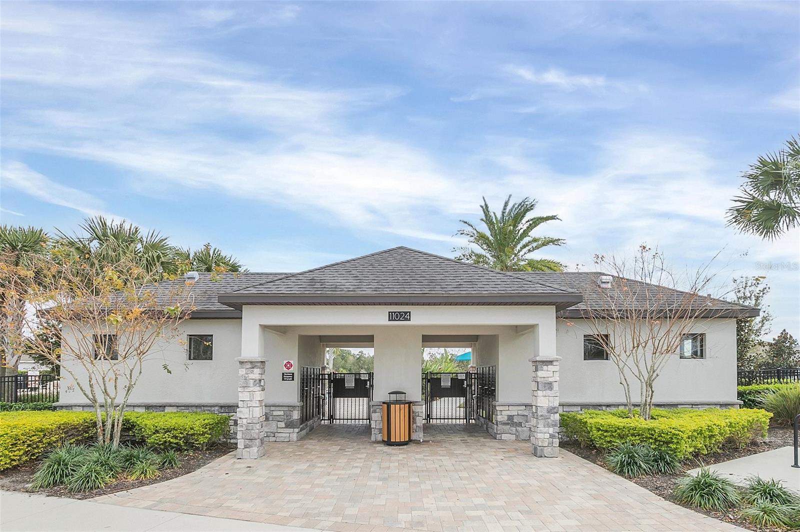 OAKS AT MOSS PARK - Residential