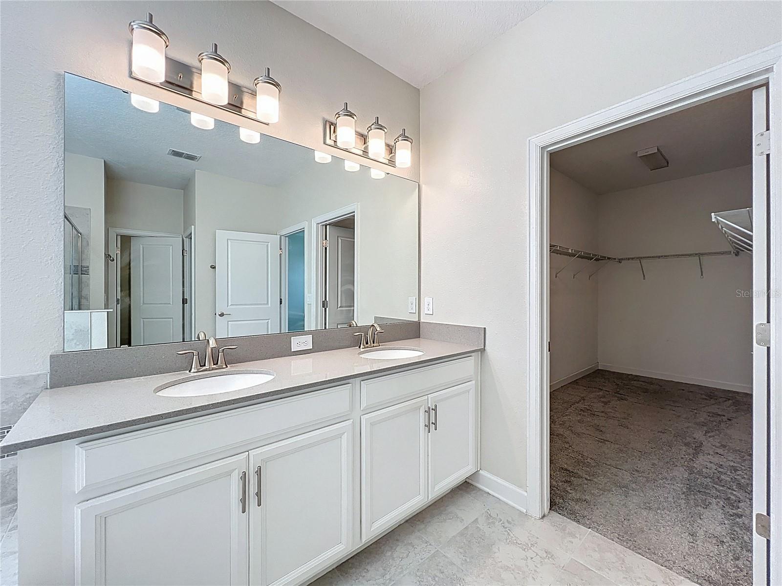 OAKS AT MOSS PARK - Residential