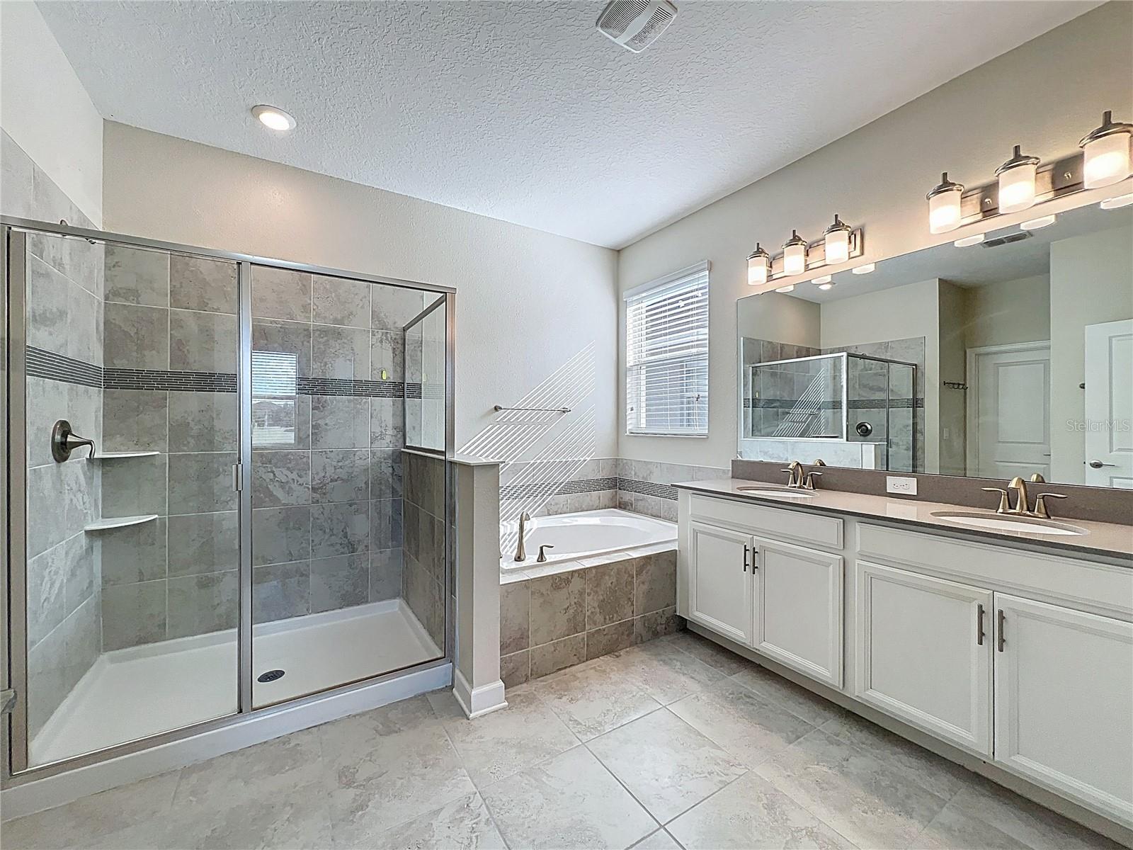 OAKS AT MOSS PARK - Residential