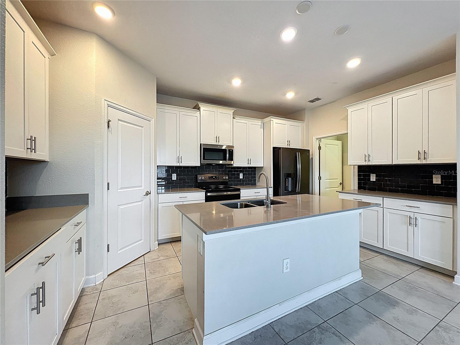 OAKS AT MOSS PARK - Residential