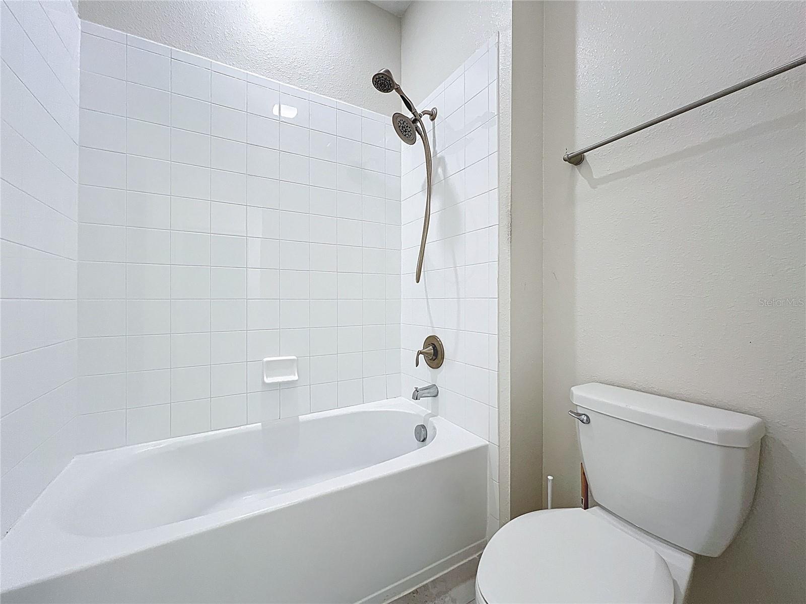 OAKS AT MOSS PARK - Residential