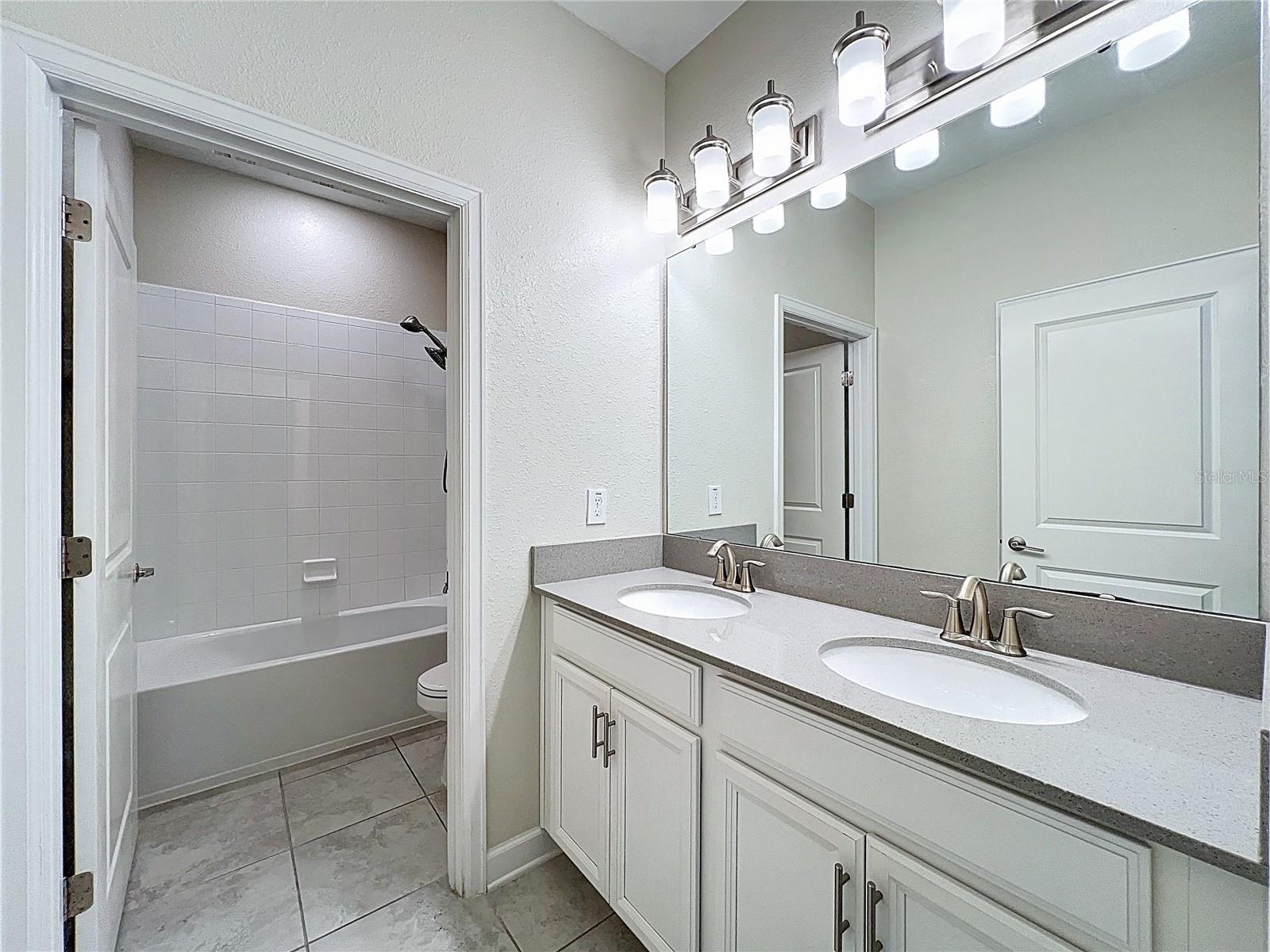 OAKS AT MOSS PARK - Residential