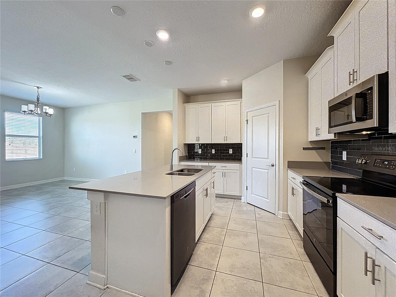 OAKS AT MOSS PARK - Residential