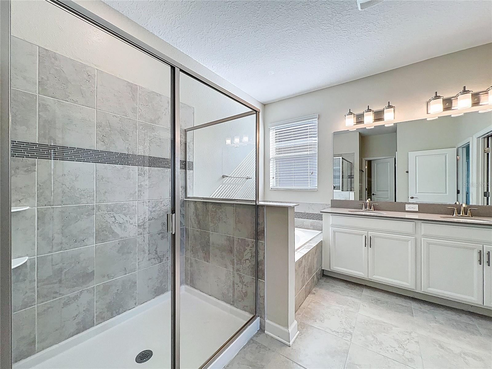 OAKS AT MOSS PARK - Residential