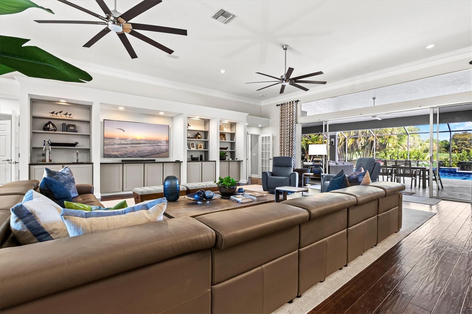 LINKS AT PALM-AIRE - Residential