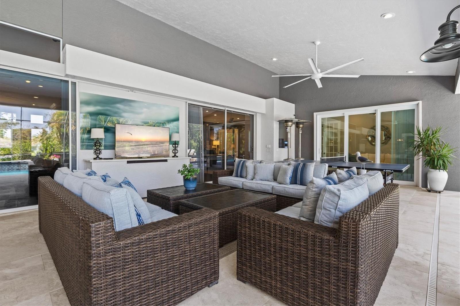 LINKS AT PALM-AIRE - Residential