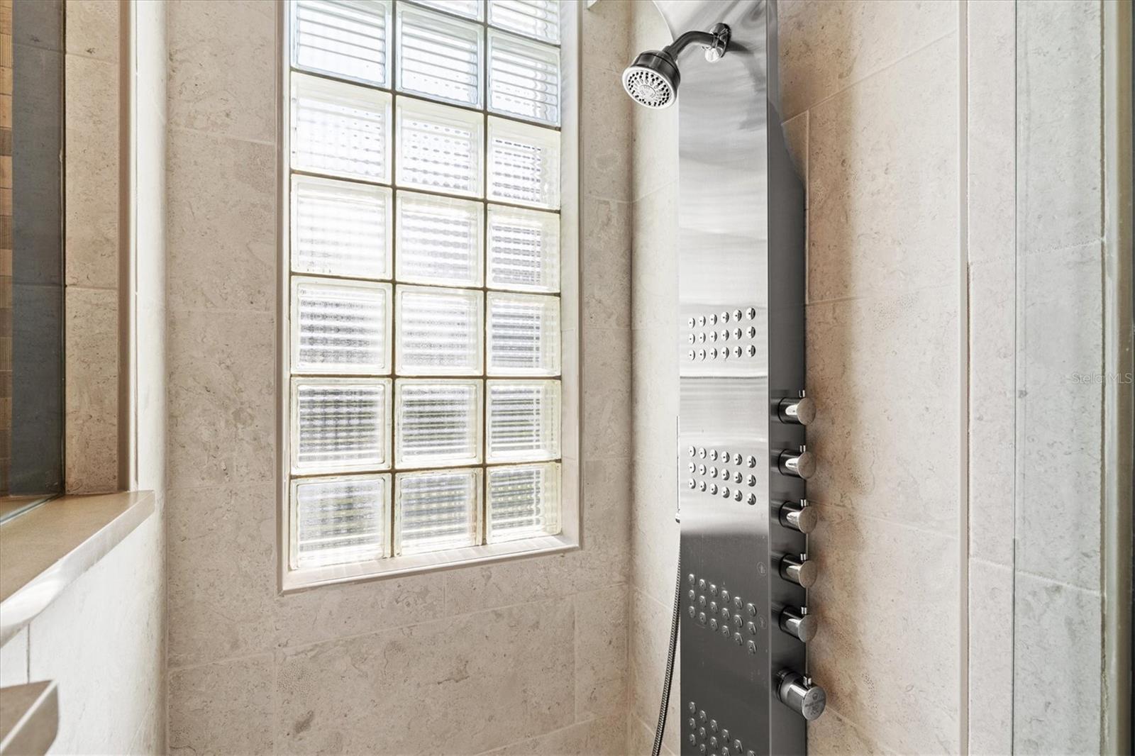 LINKS AT PALM-AIRE - Residential