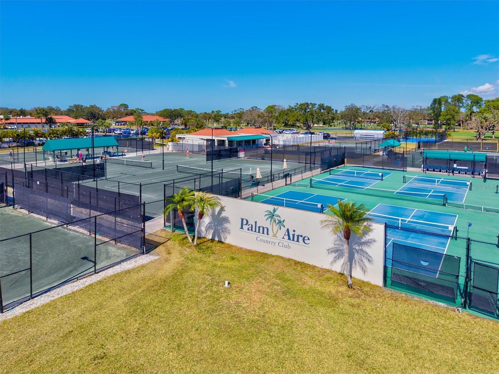 LINKS AT PALM-AIRE - Residential