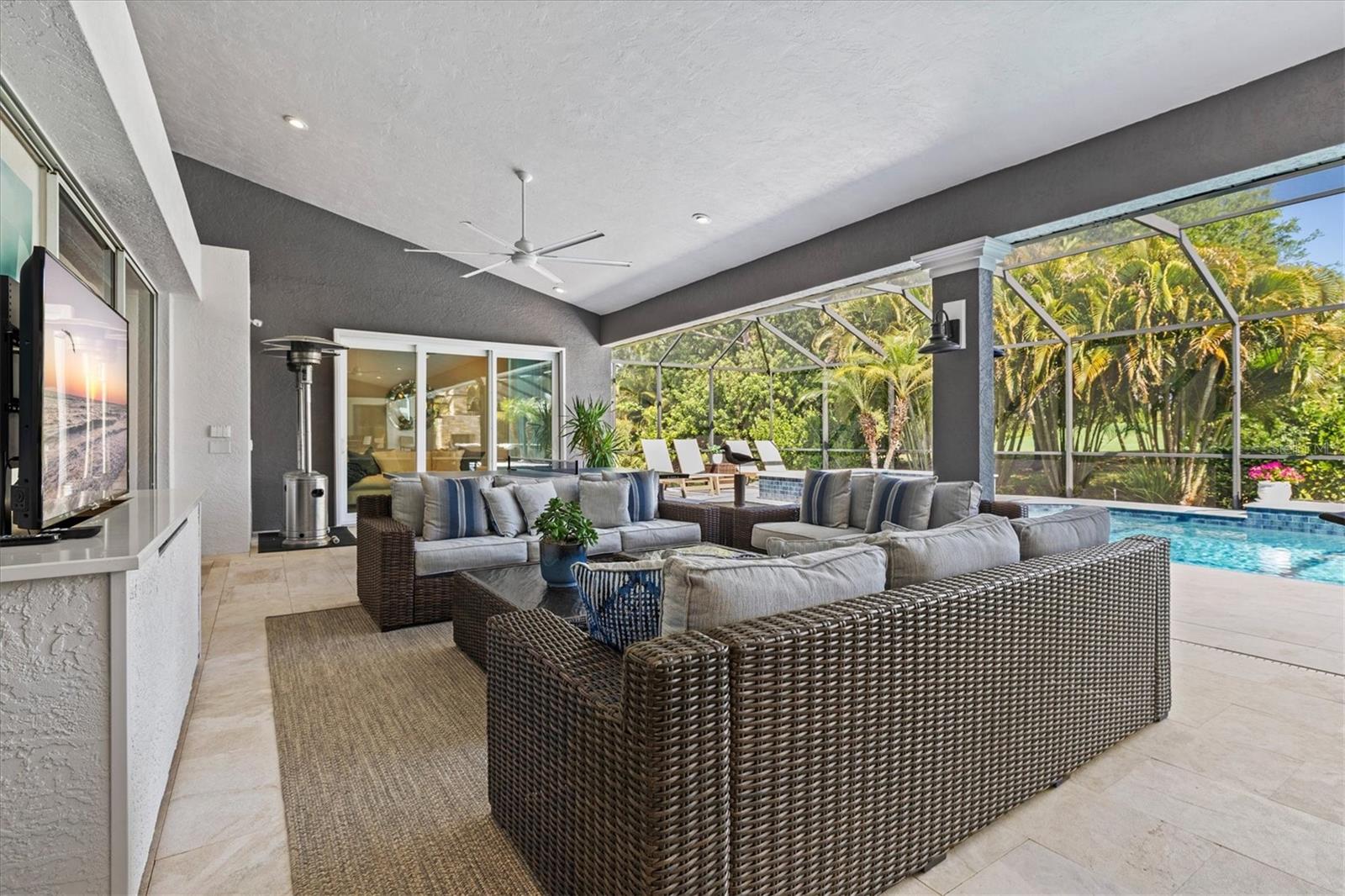 LINKS AT PALM-AIRE - Residential