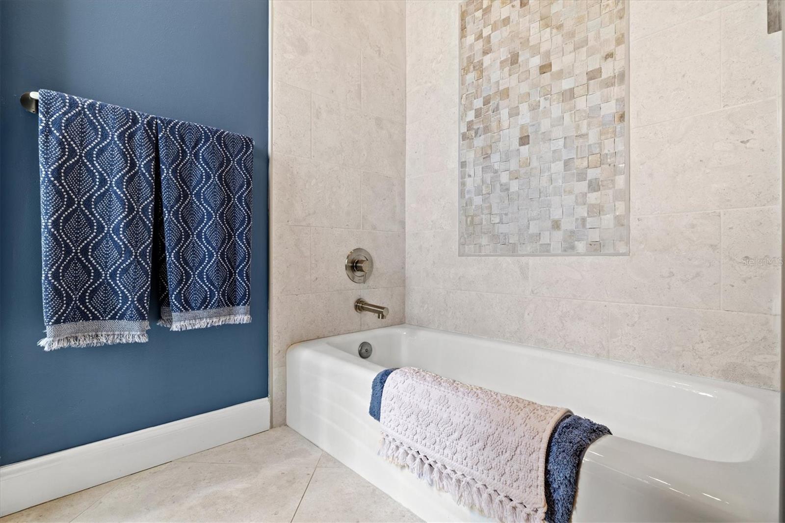 LINKS AT PALM-AIRE - Residential