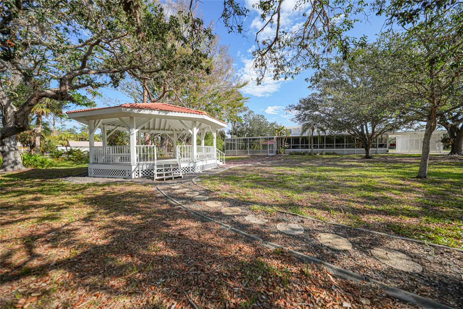 ENGLEWOOD GARDENS - Residential