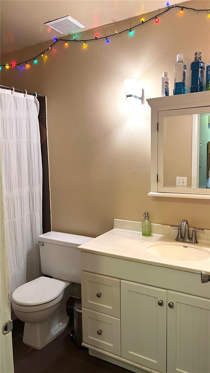 FARRINGTON ARMS CONDO - Residential Lease