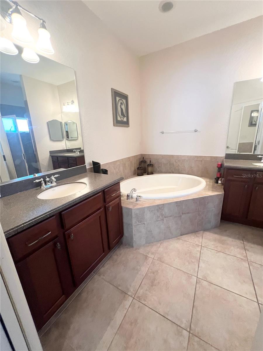 STONEYBROOK AT VENICE - Residential