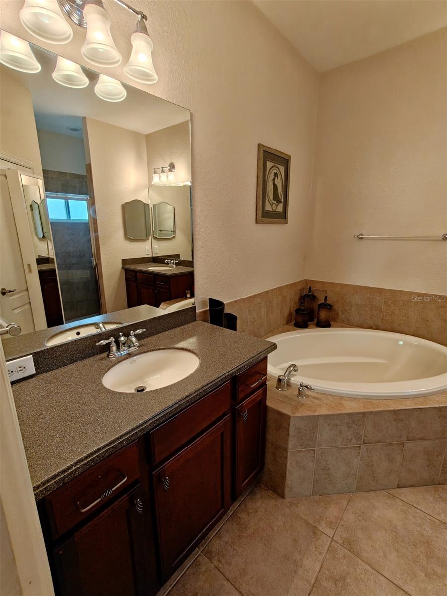 STONEYBROOK AT VENICE - Residential
