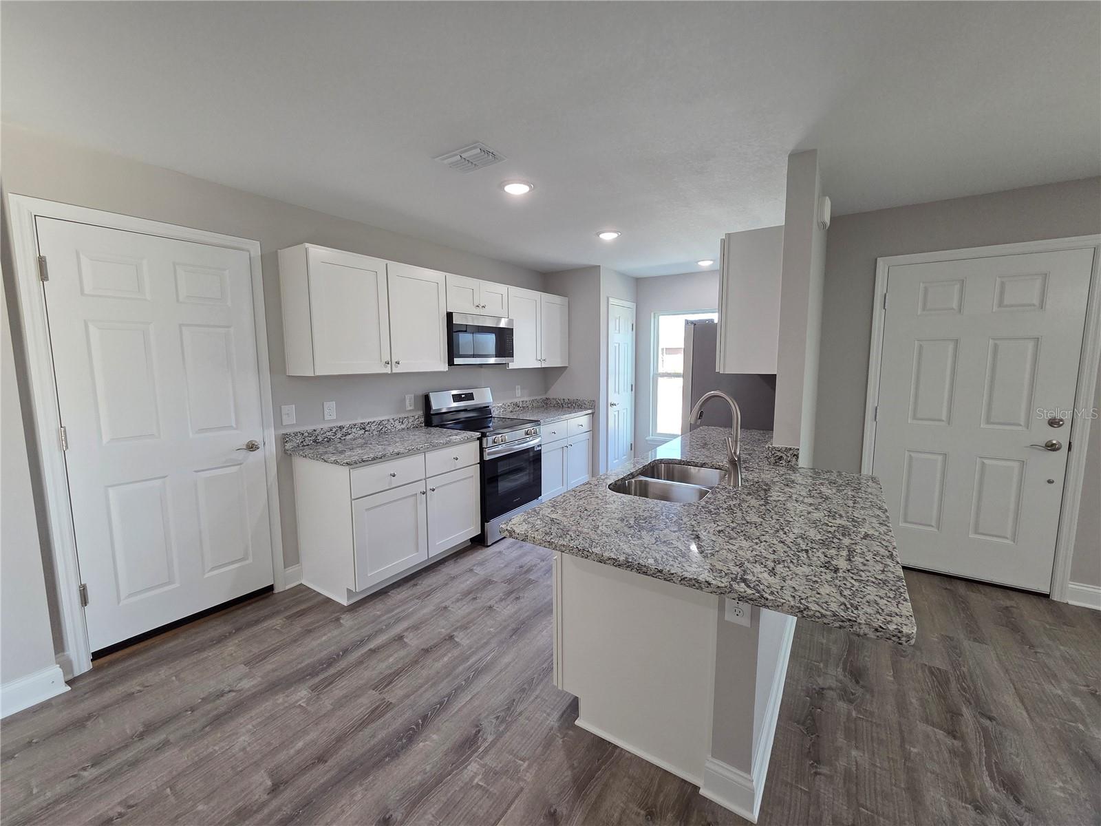 SOUTH LAKE WALES - Residential