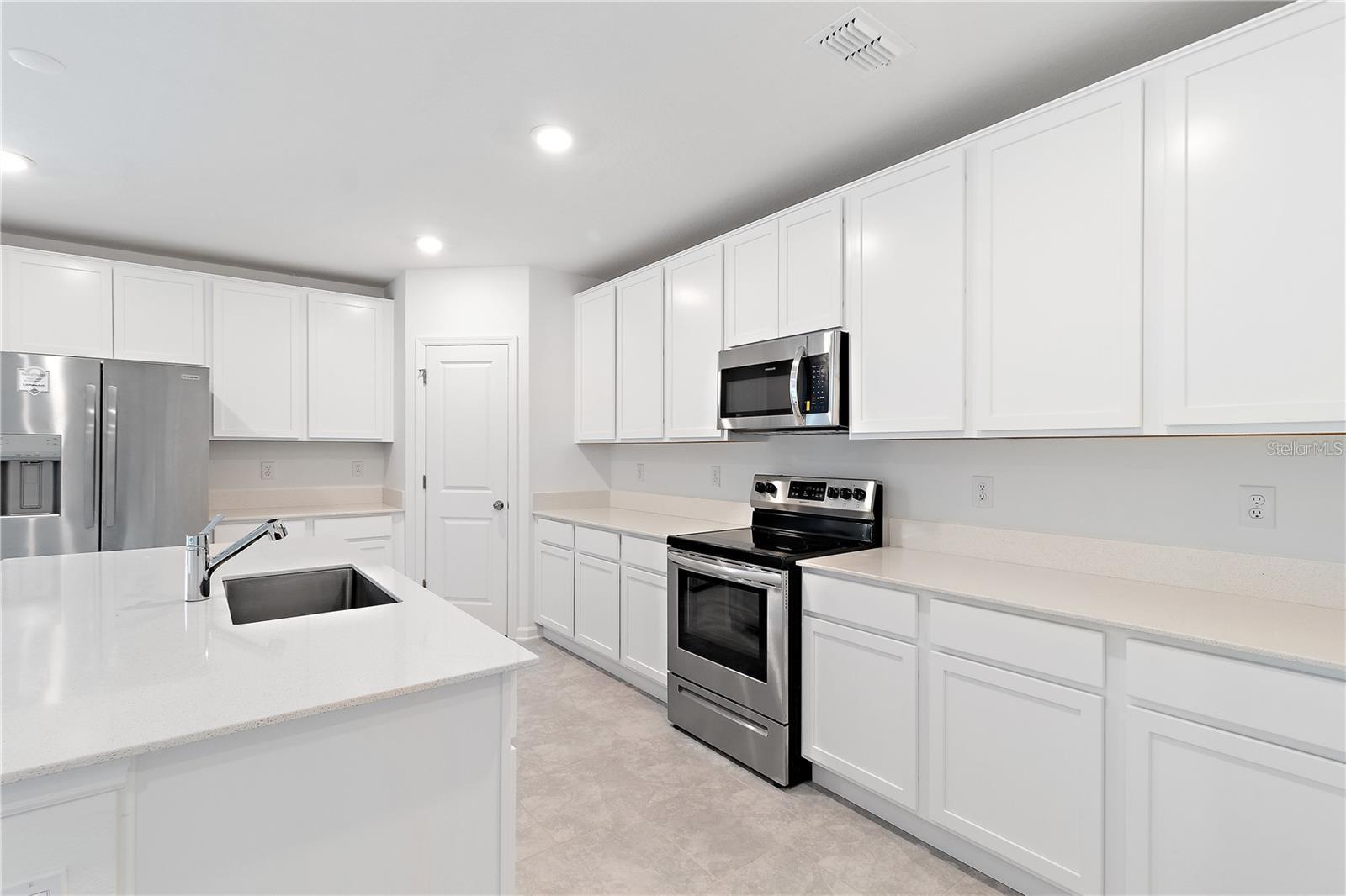 RANCHES/LK MCLEOD 1 - Residential Lease