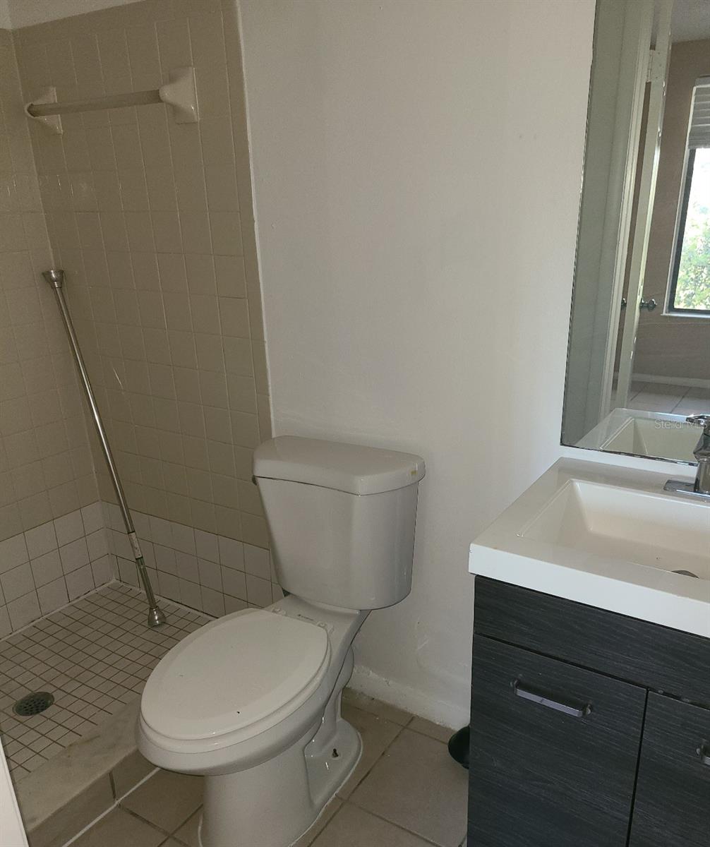 ACORN VILLAGE CONDO PH 02 - Residential