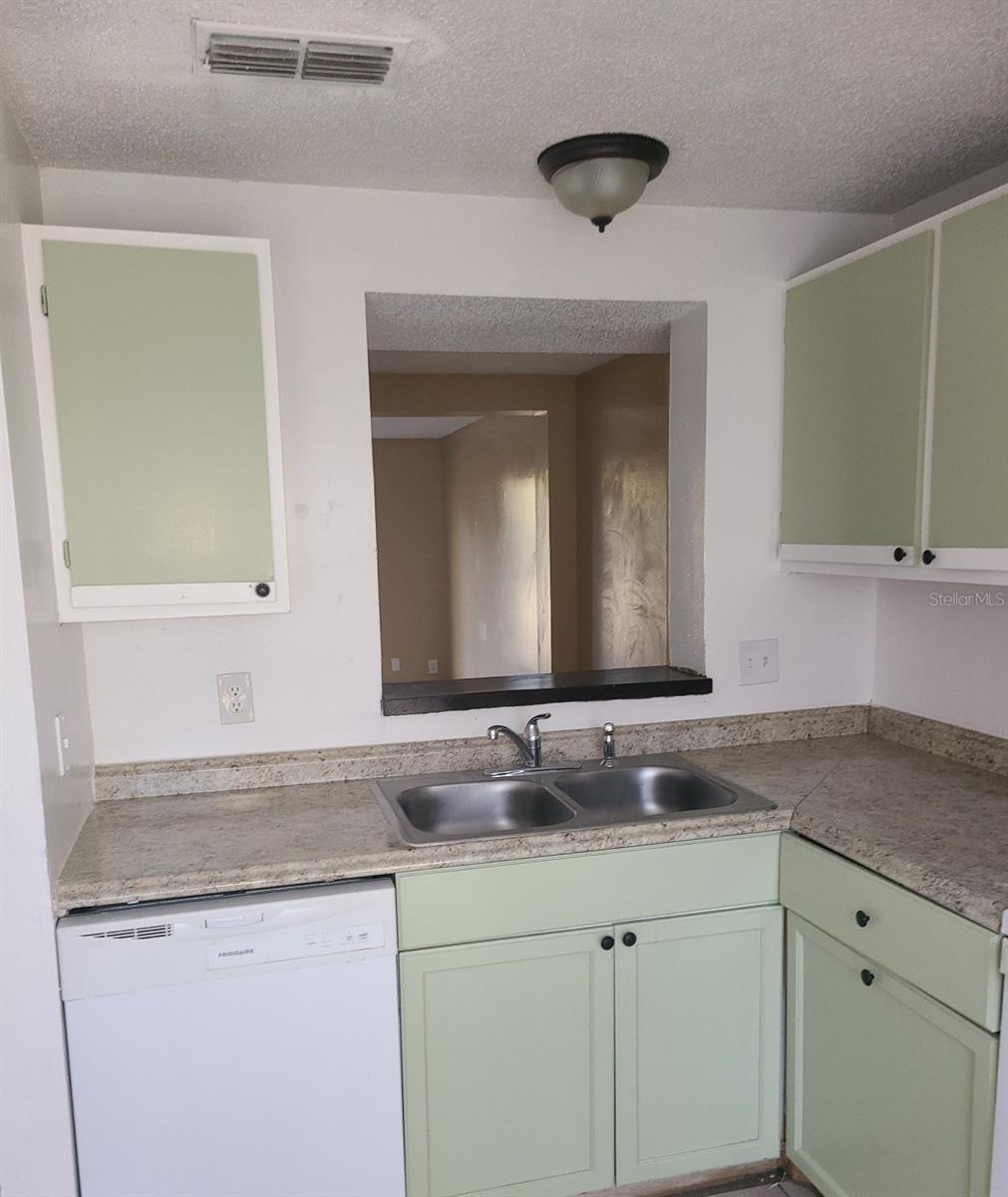 ACORN VILLAGE CONDO PH 02 - Residential