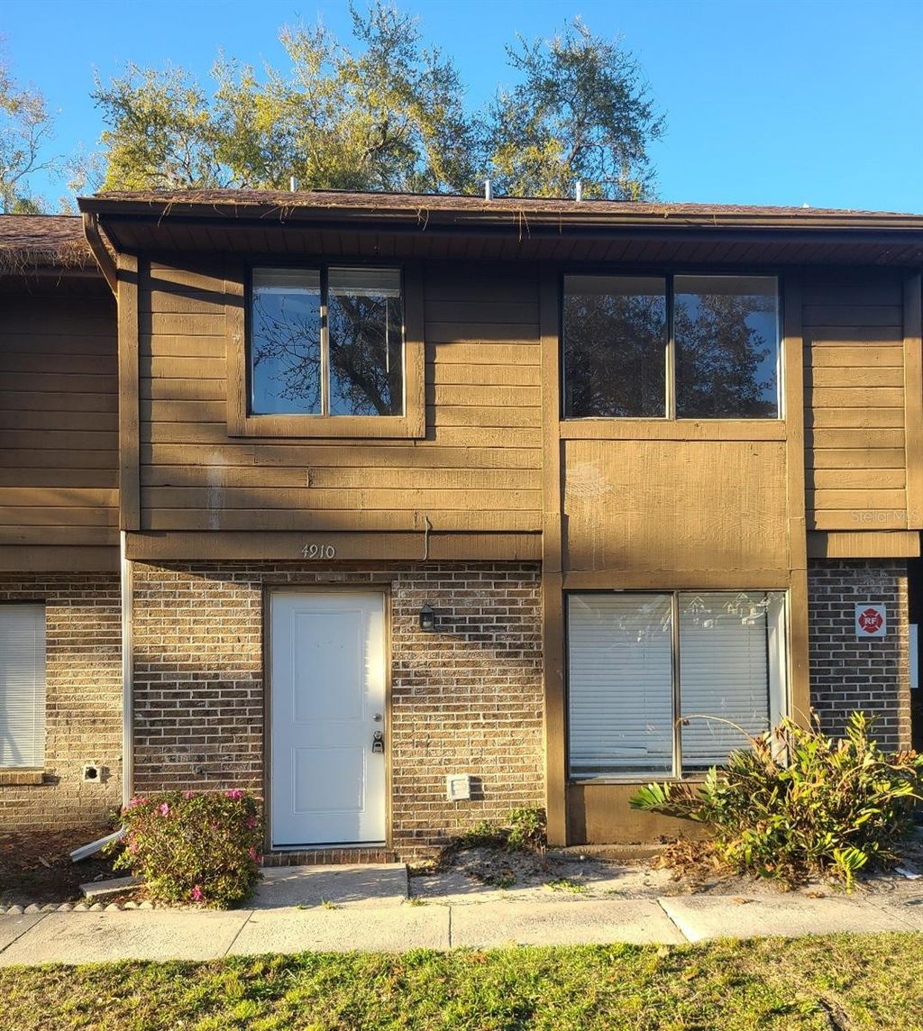 Photo of 4910 Silver Oaks Village #B, Orlando, FL 32808 (MLS # O6392655)