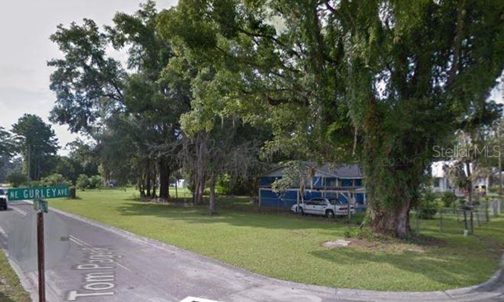 Photo of 552 NE Gurley Avenue, Lake City, FL 32055 (MLS # A4683231)