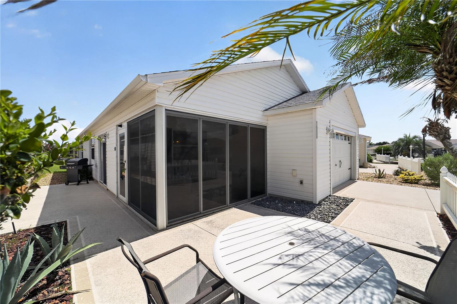 1808 ENDSLEY COURT
