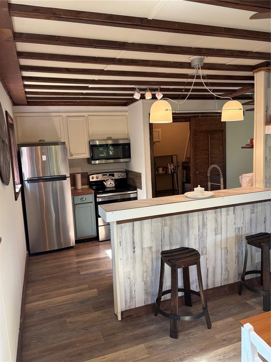 VERO LAKE ESTATES UNIT H-4 - Residential Lease