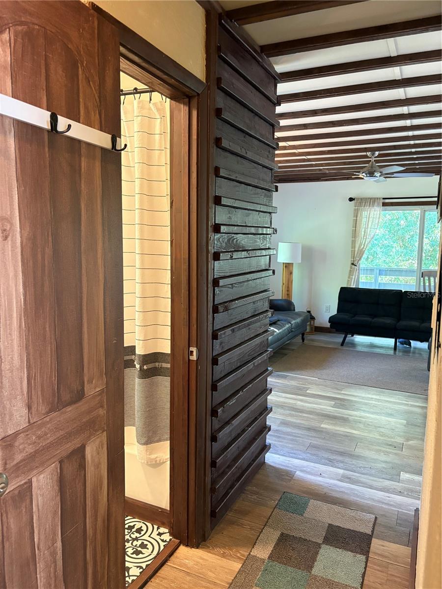 VERO LAKE ESTATES UNIT H-4 - Residential Lease