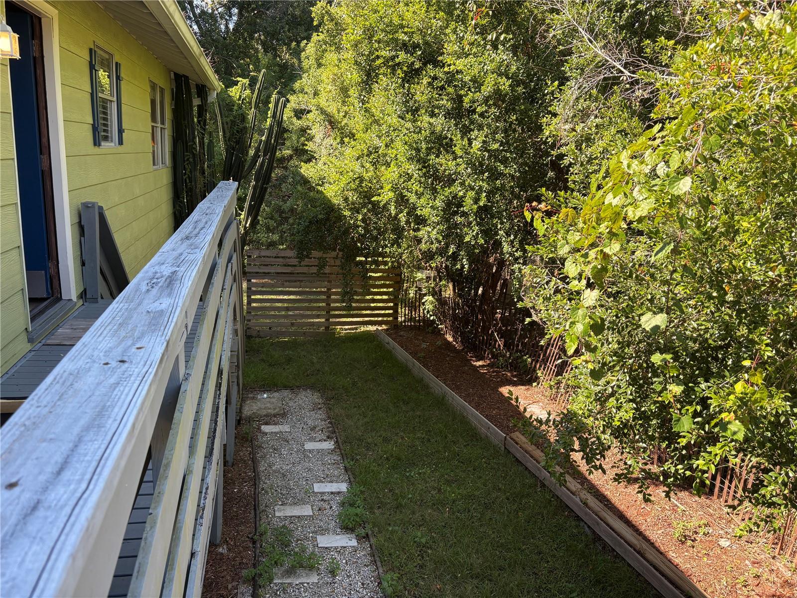 VERO LAKE ESTATES UNIT H-4 - Residential Lease