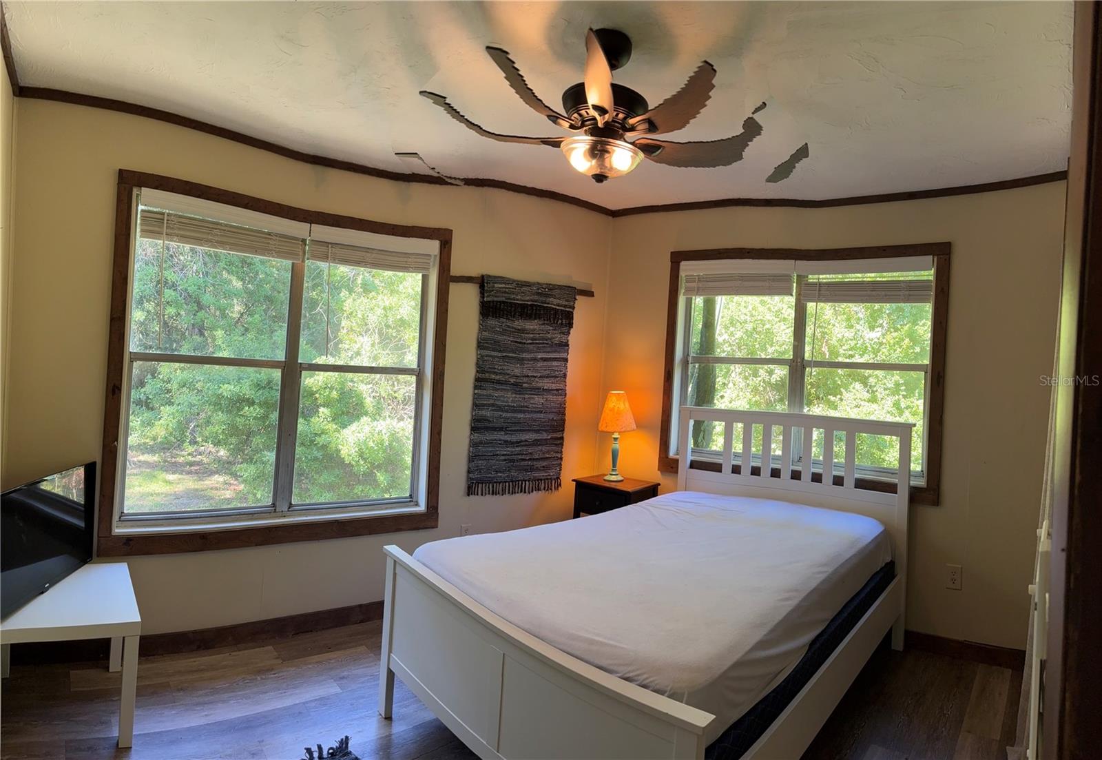 VERO LAKE ESTATES UNIT H-4 - Residential Lease