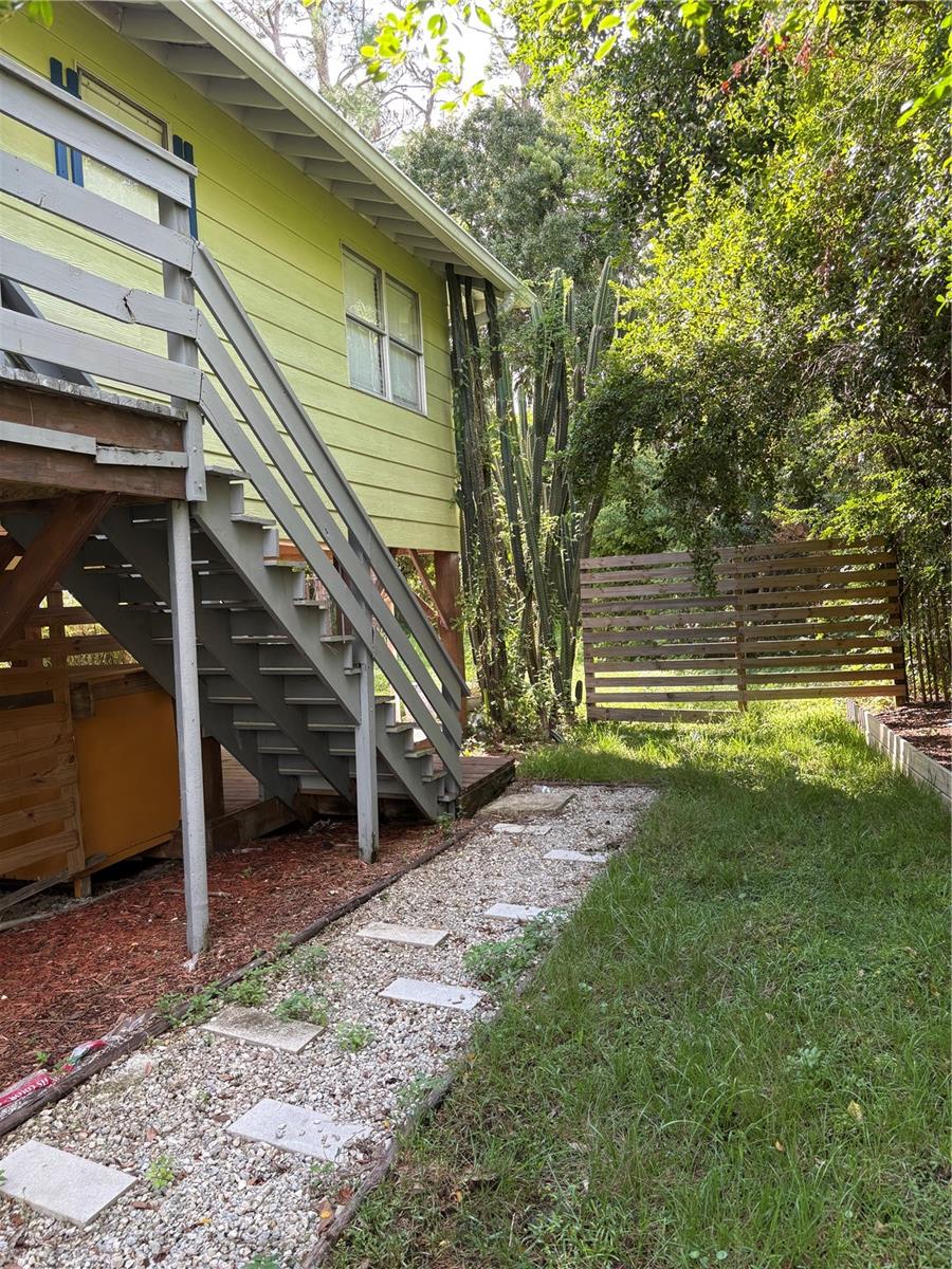 VERO LAKE ESTATES UNIT H-4 - Residential Lease