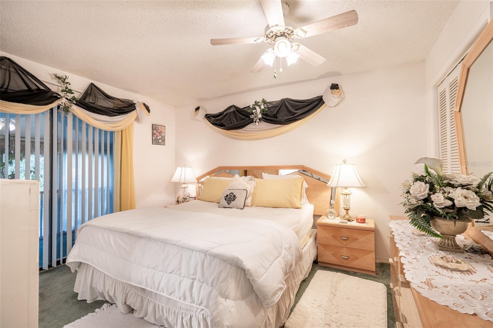 ERROL OAKS CONDO 01 - Residential